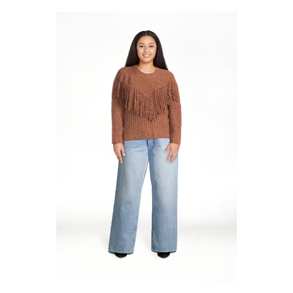 No Boundaries Juniors Fringe Sweater. 🤍 - Picture 3 of 7